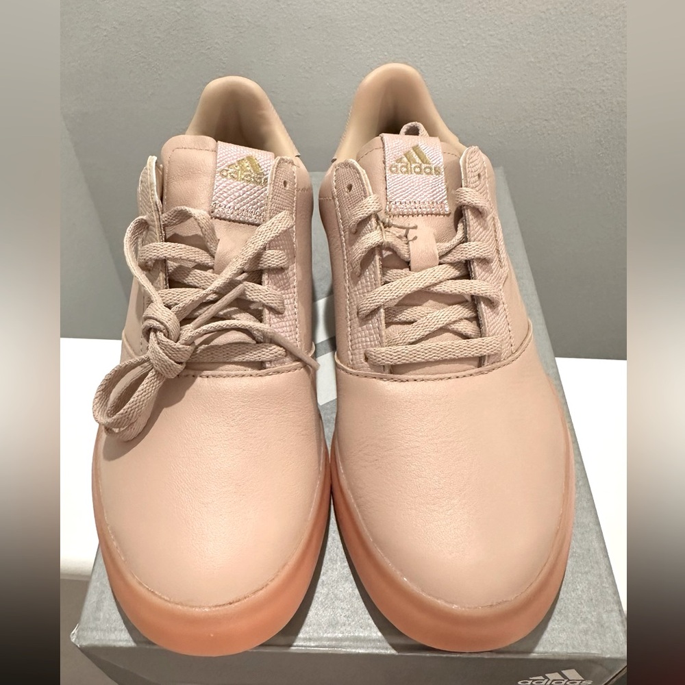 NWT Adidas Adicross Retro Spikeless Golf Shoes FW5624 Ash Pearl/Gold.